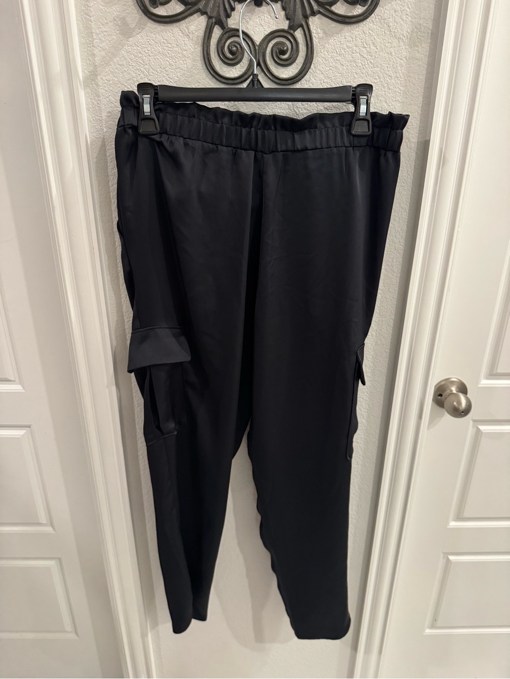 Ramy Brook Black Tie-Waist Cargo Joggers - Picture 3 of 5